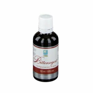 Flasche Kräuterbitter "Bittersegen" mit schwarzem Inhalt, weißem Verschluss und einer Etikette mit Informationen und Logo.