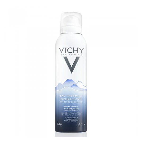 Sprühflasche mit Vichy Eau Thermale, reich an Mineralien für gesunde Haut.