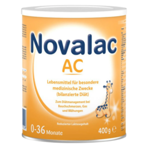 Dose mit Novalac AC, einem speziellen Lebensmittel für Säuglinge zur diätetischen Unterstützung bei Blähungen.