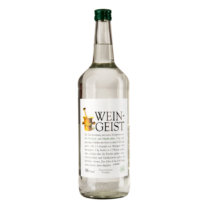 Eine Flasche Weinbrand mit einem weißen Etikett und grüner Kappe, beschriftet mit "WEINGEIST."