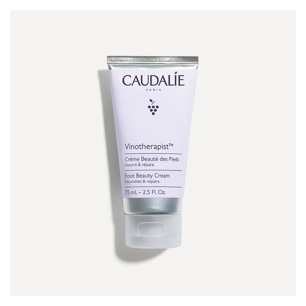 Tube mit Fußcreme von Caudalie, 75ml, helllila Verpackung mit schwarzem Schriftzug.