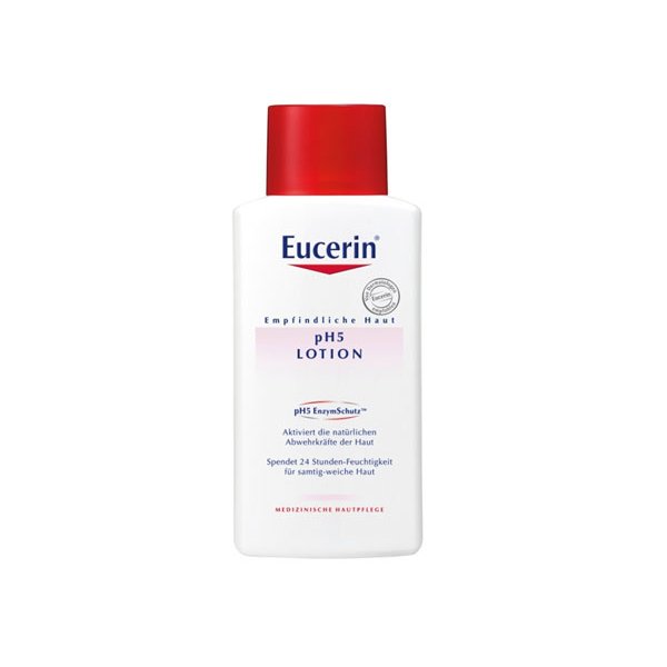 Eucerin pH5 Lotion für empfindliche Haut in weißer Flasche mit rotem Deckel, feuchtigkeitsspendend und schützend.