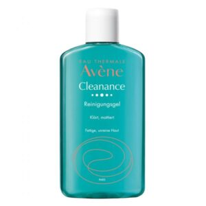 Flasche mit Avène Cleanance Reinigungsgel für fettige Haut, türkisfarbe, mit Schraubverschluss und beschreibendem Etikett.