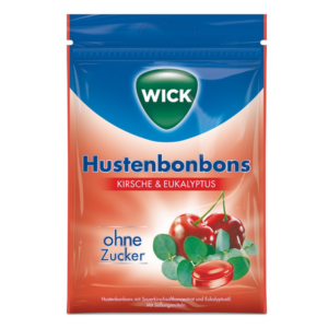 Verpackung von Wick Hustenbonbons mit Kirsche und Eukalyptus, ohne Zucker, mit Kirschen und Eukalyptusblättern auf der Vorderseite.