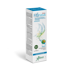 Verpackung eines Nasensprays von Aboca, betont auf natürliche Inhaltsstoffe und Regeneration der Schleimhäute.