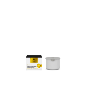 Packung mit osmotischer Creme für globale Anti-Aging Pflege, enthalten in einem weißen Behälter mit silbernem Deckel.