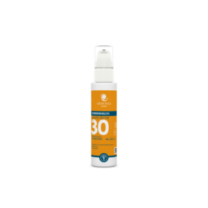 Sonnenmilch in einer weißen Flasche mit orangefarbenem Etikett, LSF 30, leicht, für empfindliche Haut, wasserfest.
