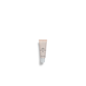 Ein Tube mit einer glatten, rosa Grundierung, die für einen matten, glänzkontrollierenden Effekt sorgt.