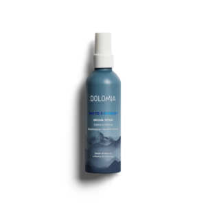 Gesichtsspray in blauer Flasche mit weißem Sprühverschluss, beschriftet mit "Phyto Defence+" und "Bruma Spray".