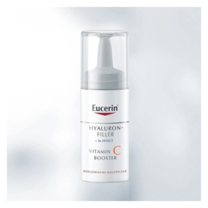 Flasche mit Eucerin Hyaluron-Filler und Vitamin C Booster, transparentes Design mit Pumpe.