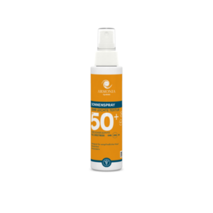 Sonnenspray mit sehr leichter Textur in einer orangefarbenen Verpackung, SPF 50+, für empfindliche Haut geeignet.