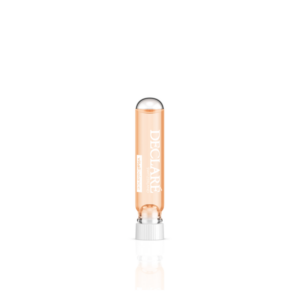 Durchsichtige Ampulle mit orangefarbenem Inhalt und silberner Kappe, beschriftet mit 'DECLARE VITALBALANCE'.