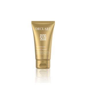Goldfarbene Tube der Declare Caviar Perfection Handcreme mit Schutzverschluss und edlem Design.